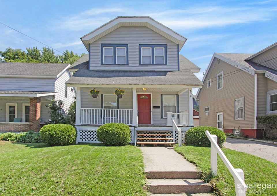 1st image of 838 College Ave NE