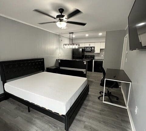 2nd image of 401 Smith St APT B13