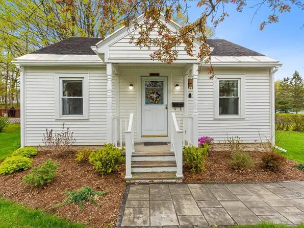 121 Fillmore Street, Bennington, VT 05201