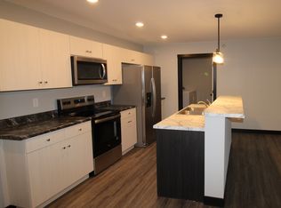 300 Cedar Cross Rd #7, Dubuque, IA 52003