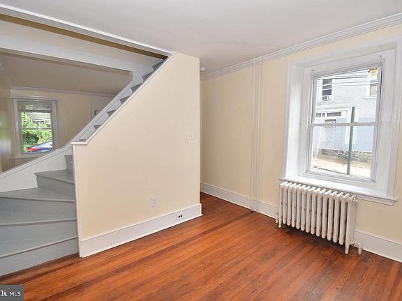 3rd image of 4550 Silverwood St