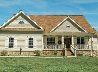 1352 Dyer Rd, Hurricane Mills, TN 37078