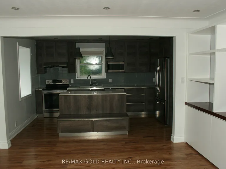 1124 Kent Ave — Photo 18