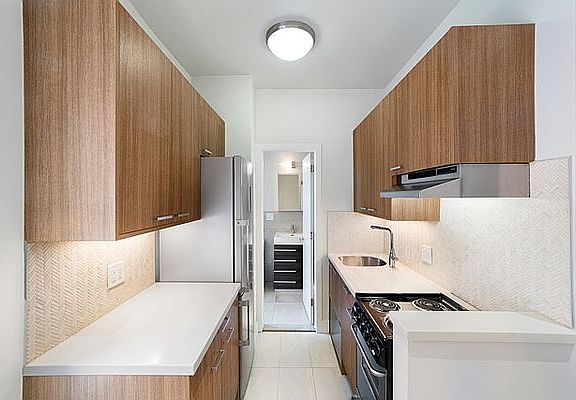 3rd image of 19 Stanton St #23L