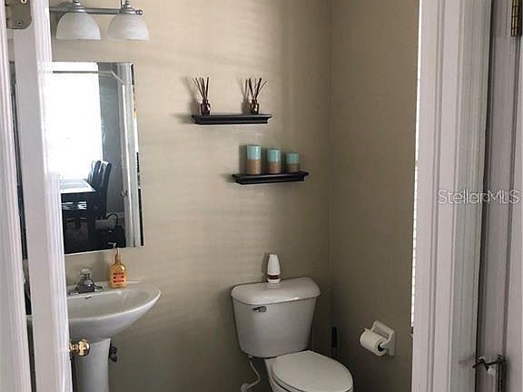 5th image of 10035 Bentley Way