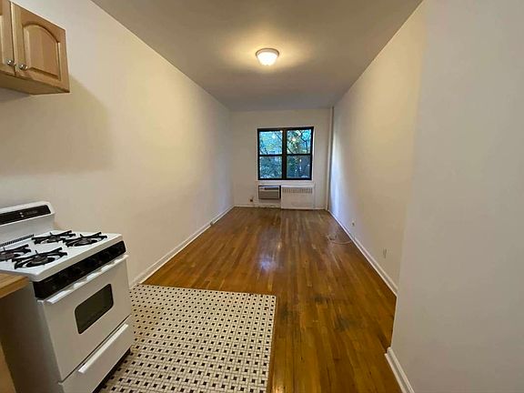2nd image of 317 W 22nd St APT 3C