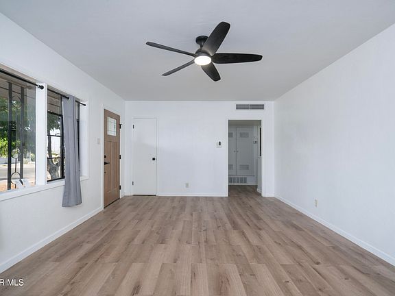4th image of 4016 Titanic Ave