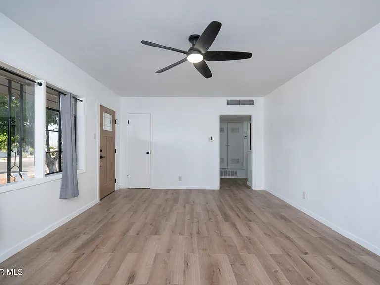 4016 Titanic Ave — Photo 4