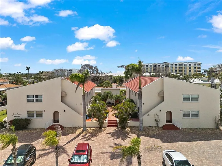 6708 Sarasea Cir #202 — Photo 44
