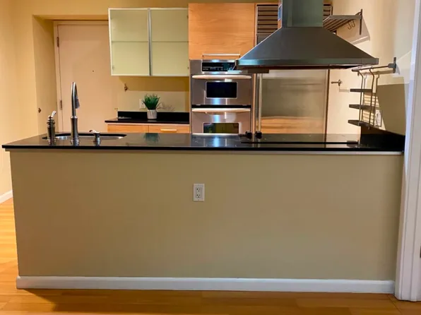 218 SE 14th St APT 1808, Miami, FL 33131