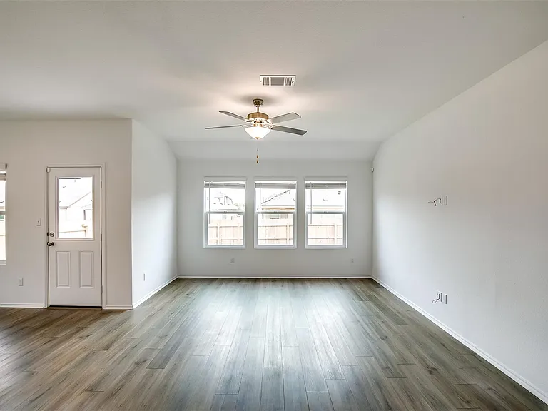 1740 Catahoula Dr — Photo 7