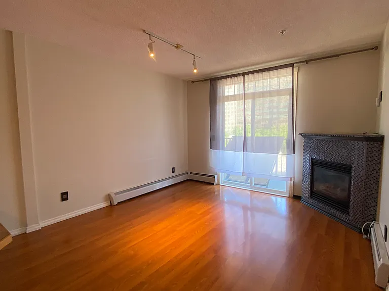 112 14th Ave SE #223 — Photo 28
