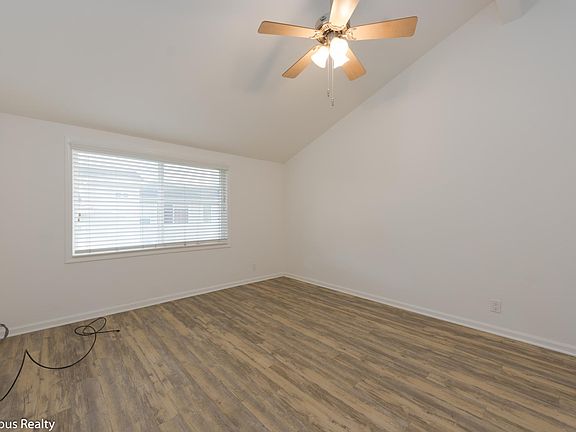 3rd image of 27779 Vasona Ct
