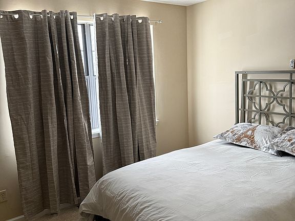 4th image of 8590 Laurel Ct #1