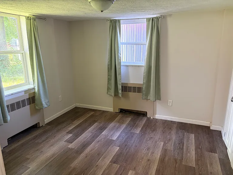 2111 Lawn Ave #9 — Photo 11