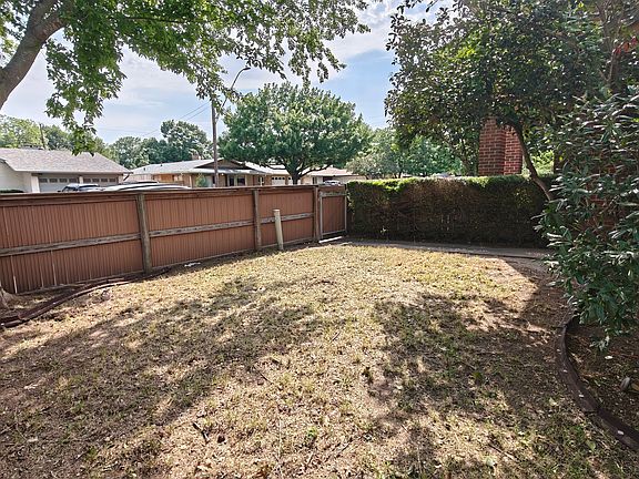 3rd image of 3300 Foster Ln