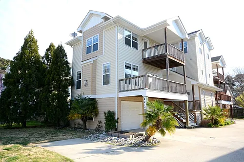 2216 E Berrie Cir Photo 1