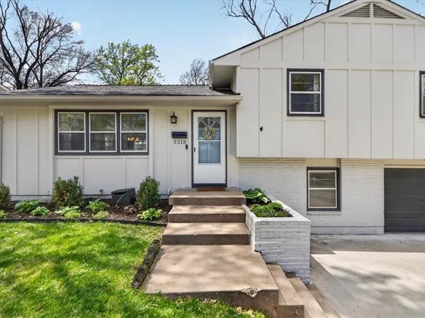 5318 Goodman Ln, Overland Park, KS 66202
