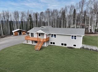 724 Wanda Dr, North Pole, AK 99705