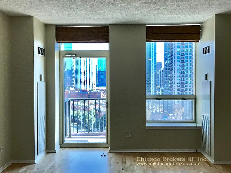 600 N Kingsbury St #1512 — Photo 20