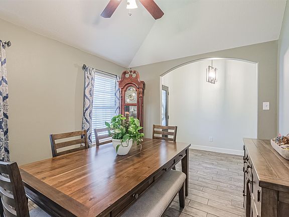 5th image of 2302 Wimberly Dr