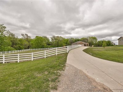 32564 204th St, Leavenworth, KS, 66048