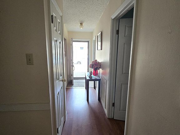 3rd image of 804 Silver Hill Rd