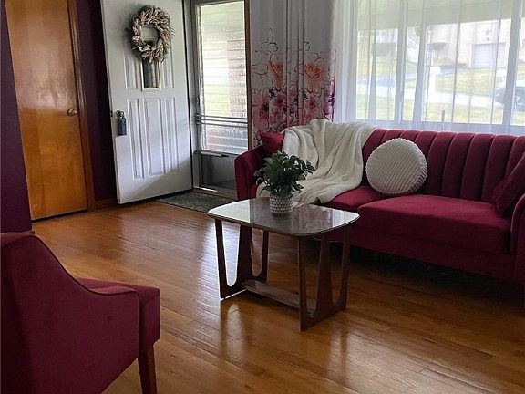5th image of 1512 Marion Dr