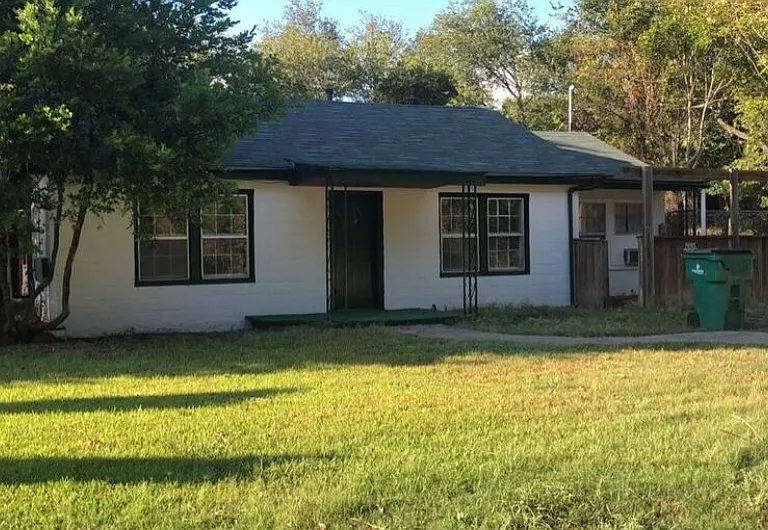 308 W Williams St — Photo 3