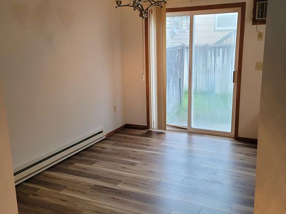 4th image of 110 E Spence St #D