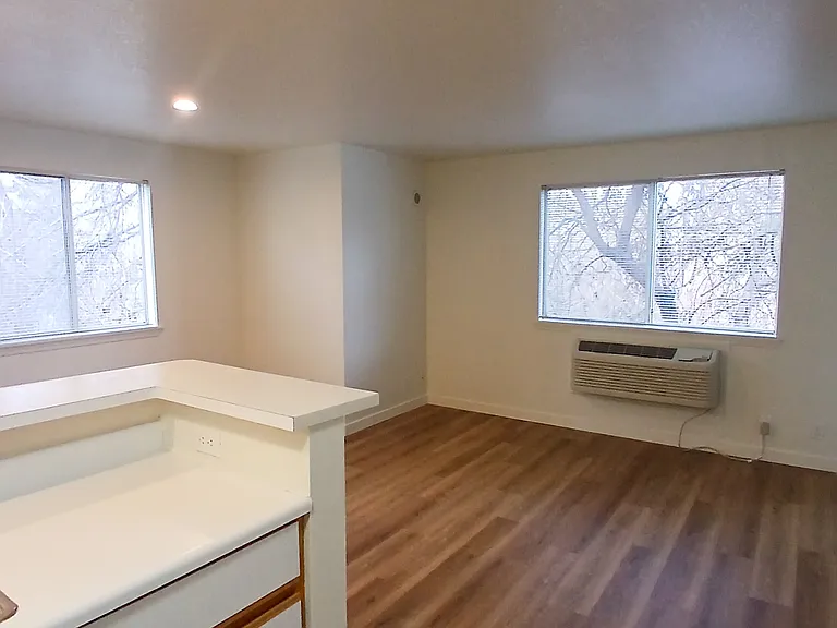 Parkhill Apartments — Photo 6