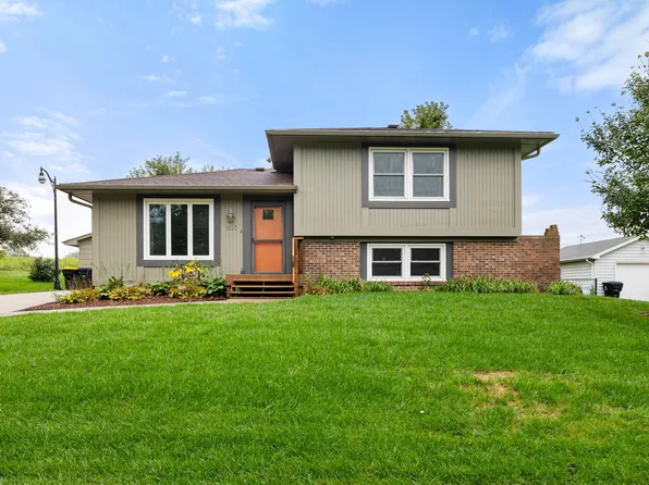 1803 Hyvue St, Adel, IA 50003