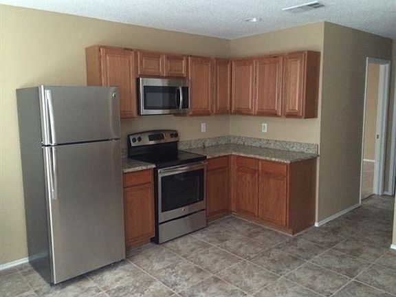 3rd image of 544 Keble Dr