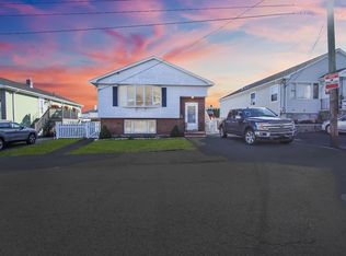 39 Dawes St, Revere, MA 02151