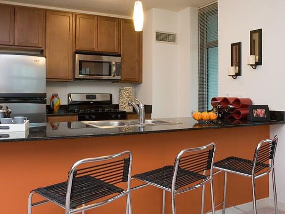 4th image of 365 N Jefferson St APT 2405