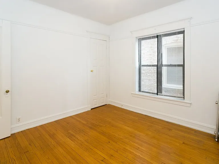5700 S. Blackstone Avenue — Photo 8