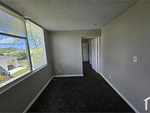 100 NW 14th Ave #10 — Photo 8
