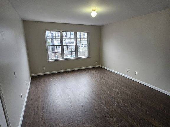 2nd image of 860 S 19th St Floor 2