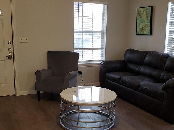5th image of 722 Marshall St #A