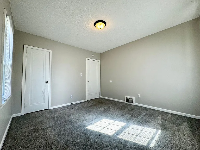 2355 Dahlen Ave — Photo 16