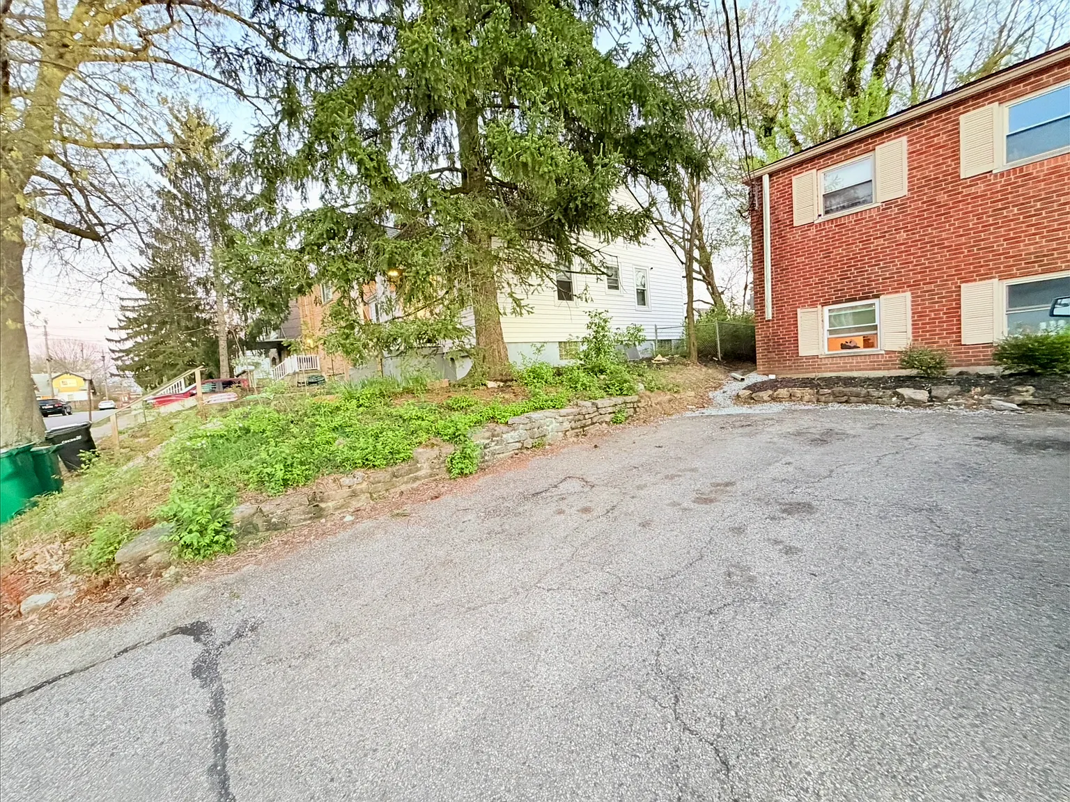 2 bed, 1000 sqft, $1,195 — Photo 3