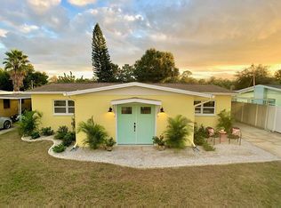 730 Loquat Dr, Tarpon Springs, FL 34689