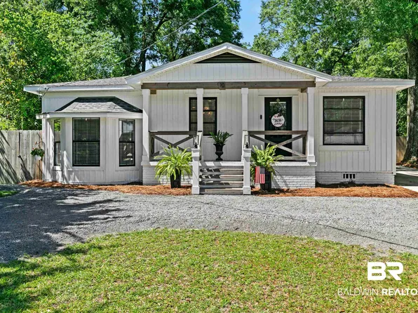 10 Bayou Oaks Dr N, Saraland, AL 36571