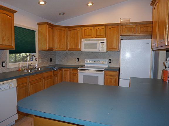 5th image of 1926 Taylor Ln