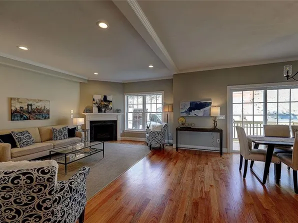 1101 Hunting Hill Dr, Cumberland, RI 02864