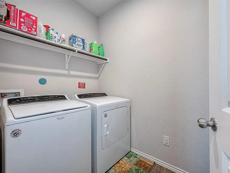 21311 Orono Heights Trl — Photo 17