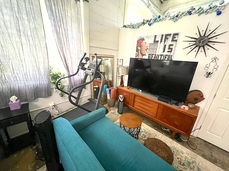 205 Holtzclaw St SE #J — Photo 5