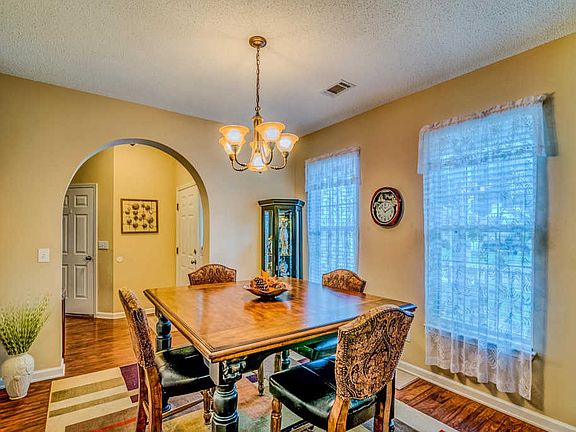 3rd image of 3413 Oxfordshire Ln