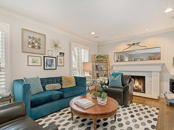 3rd image of 2325 Oakwood Dr SE