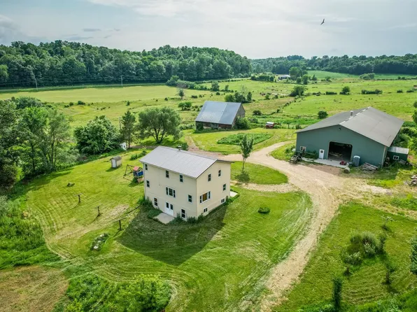 E4150 Tuckertown Rd, Loganville, WI 53943